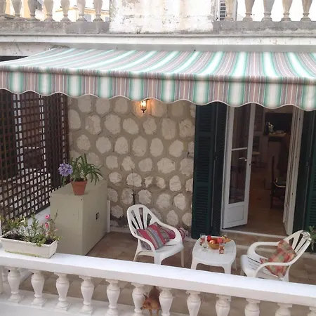 Confort Avec Terrasse 公寓 *